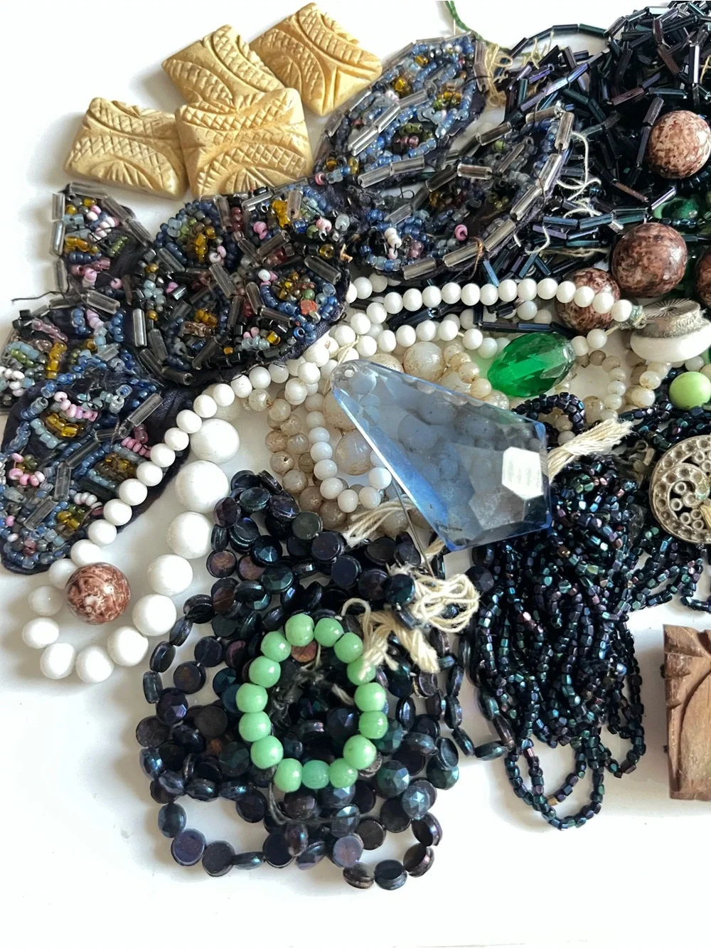 Old Vintage Beads Jewelry Crafting Lot